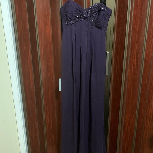 Long strapless Le Chateau dress - Picture 1 of 3